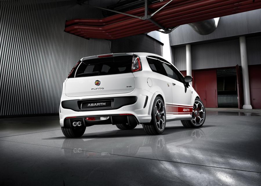  Fiat Abarth Punto Evo 2011 года  (фото 2 из 4)